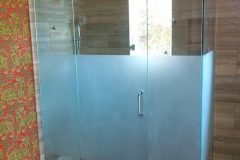 Lemon-Bay-Glass_Frosted-Shower-Enclosure_KIMG0690