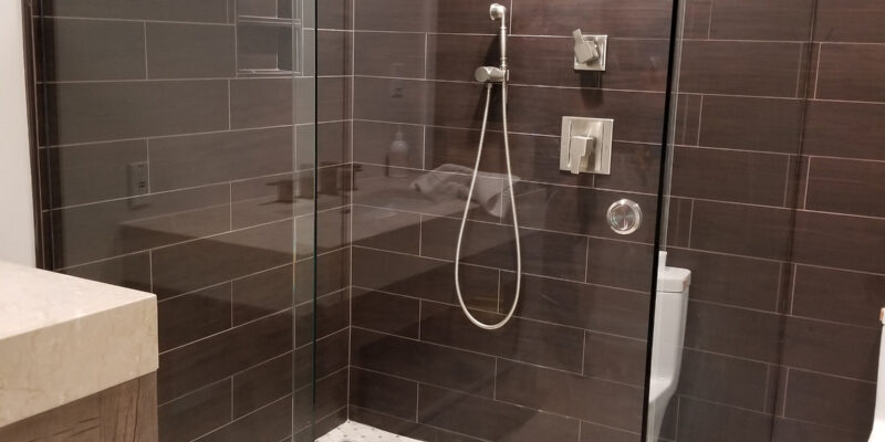 Glass_Frameless Sliding Shower Enclosure_Lemon Bay Glass