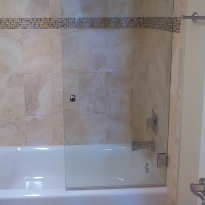 Lemon Bay Glass_Residential Glass_Hinged Glass Panel on Tub