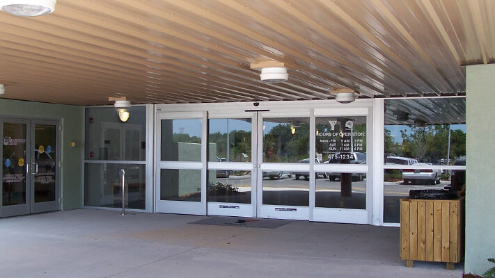 Lemon Bay Glass - Commercial Automatic Glass Door System - Sliding Doors